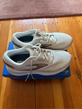 Brooks Ariel GTS 24